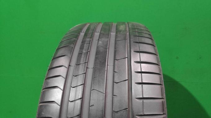 Pirelli P Zero PZ4 275/35 R22 104Y