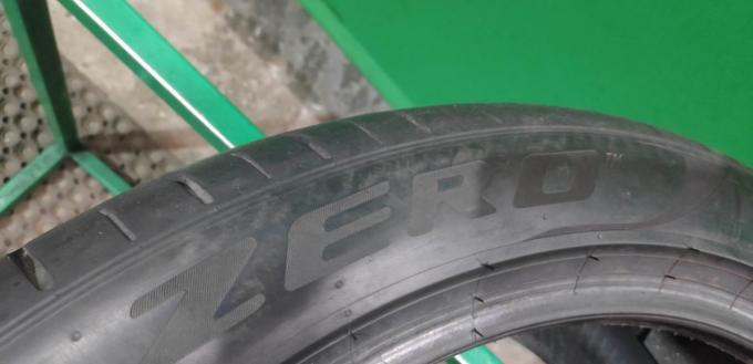 Pirelli P Zero PZ4 275/40 R22 107Y