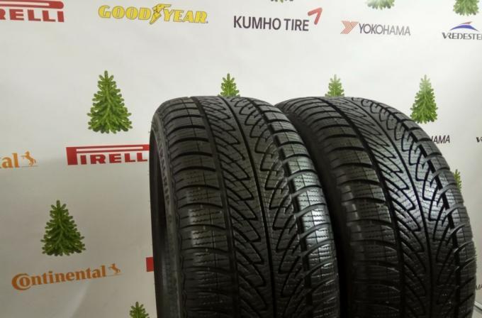 Goodyear UltraGrip 8 Performance 225/40 R18 92V