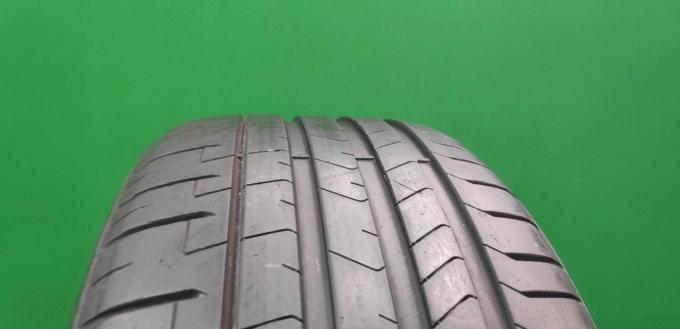 Pirelli P Zero PZ4 275/40 R22 107Y