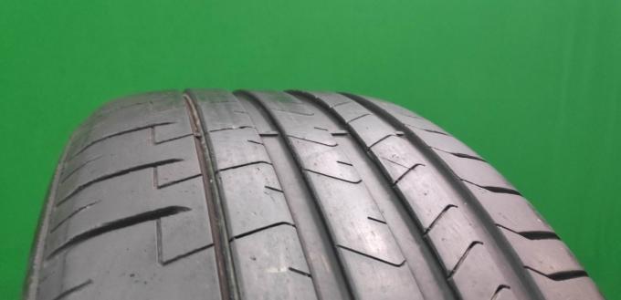 Pirelli P Zero PZ4 275/40 R22 107Y