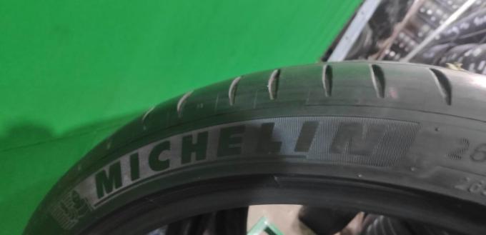 Michelin Pilot Sport 4 S 265/32 R22 102Y