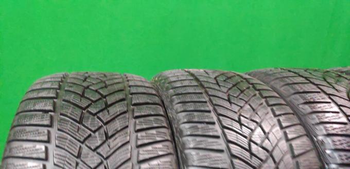 Goodyear UltraGrip Performance Gen-1 245/40 R18 97W