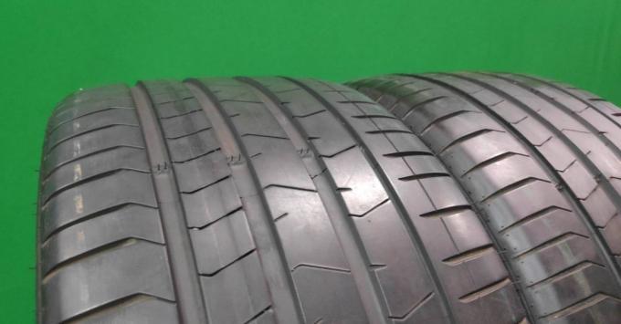 Pirelli P Zero PZ4 315/30 R22 107Y