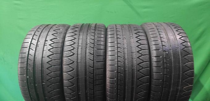 Michelin Pilot Alpin PA3 235/40 R18