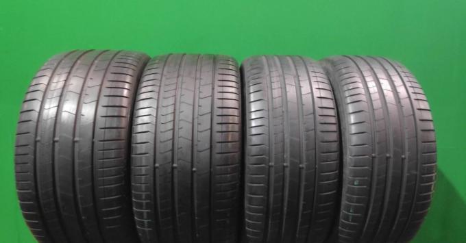 Pirelli P Zero PZ4 275/35 R22 104Y