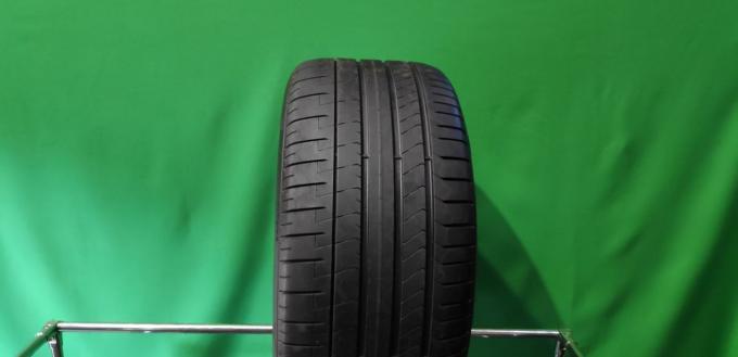 Pirelli P Zero PZ4 285/40 R19 201Y