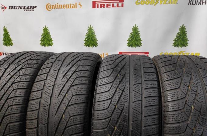 Pirelli Winter Sottozero 210 235/45 R17 94H