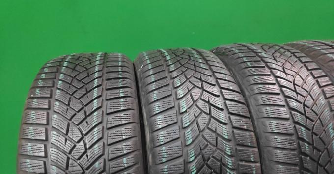 Goodyear UltraGrip Performance Gen-1 235/50 R18 101V