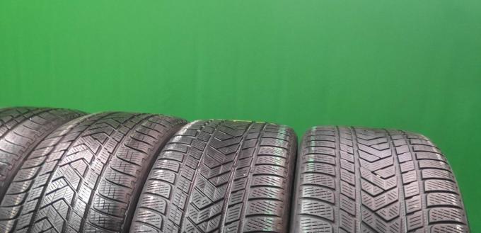 Pirelli Scorpion Winter 285/35 R22