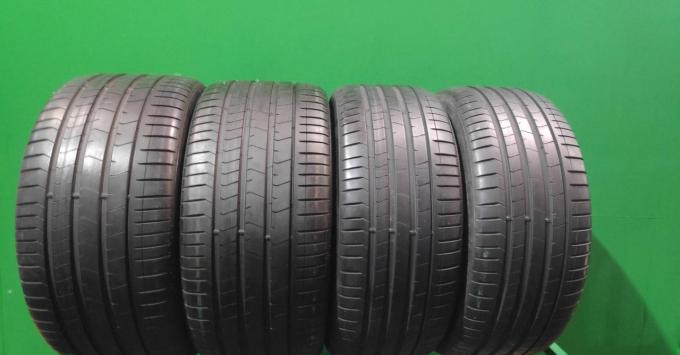 Pirelli P Zero PZ4 275/35 R22 104Y