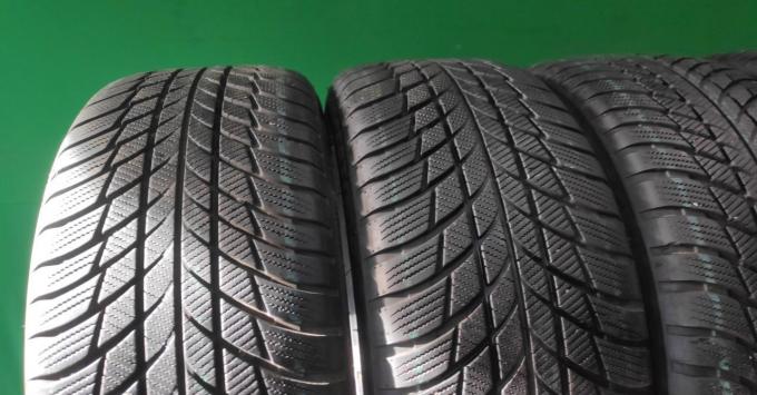 Bridgestone Blizzak LM-001 225/50 R18 95H