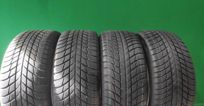 Bridgestone Blizzak LM-001 225/50 R18 95H