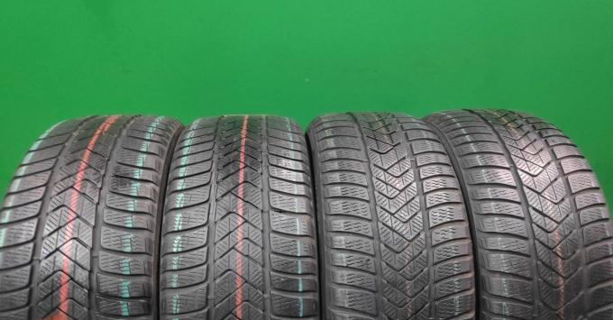 Pirelli Winter Sottozero 3 235/45 R18 98V