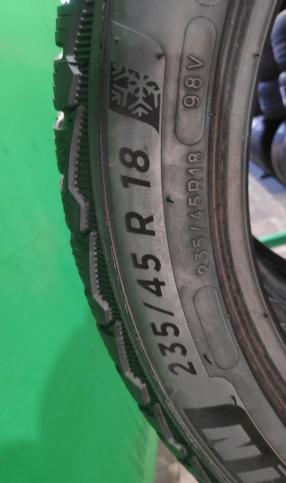 Michelin Pilot Alpin 5 235/45 R18 98V