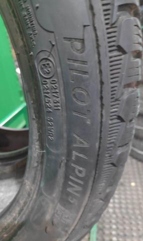 Michelin Pilot Alpin 5 235/45 R18 98V