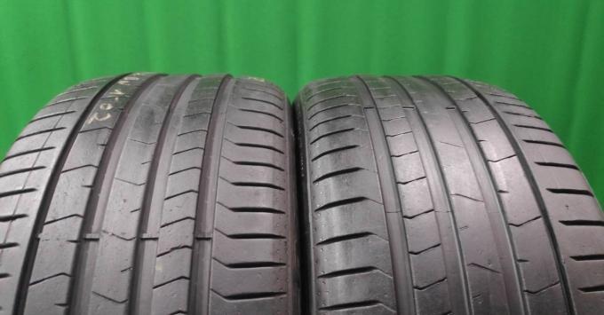 Pirelli P Zero PZ4 275/35 R22 104Y