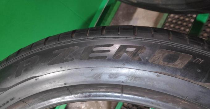 Pirelli P Zero PZ4 265/45 R21 104W