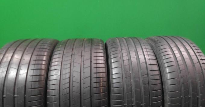 Pirelli P Zero PZ4 275/35 R22 104Y