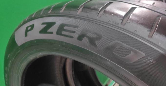 Pirelli P Zero PZ4 275/40 R20 106W