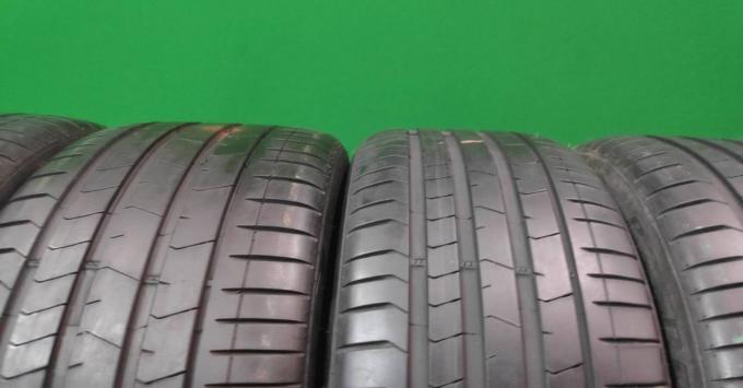 Pirelli P Zero PZ4 275/35 R22 104Y