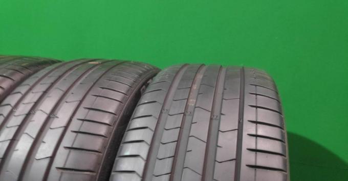 Pirelli P Zero PZ4 275/35 R22 104Y