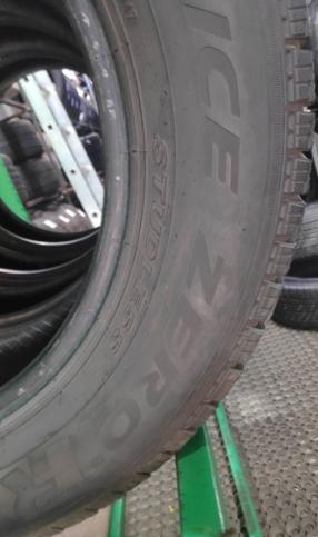 Pirelli Ice Zero 215/65 R16 102T