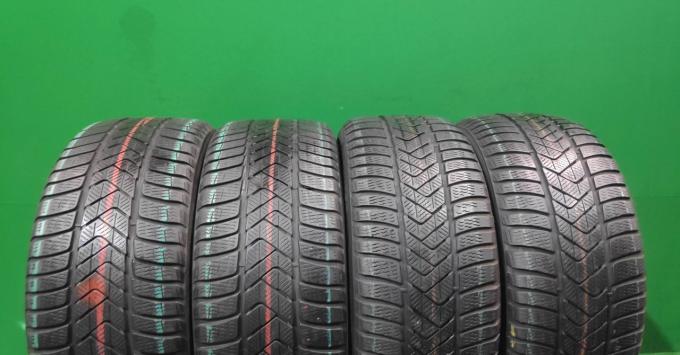 Pirelli Winter Sottozero 3 235/45 R18 98V