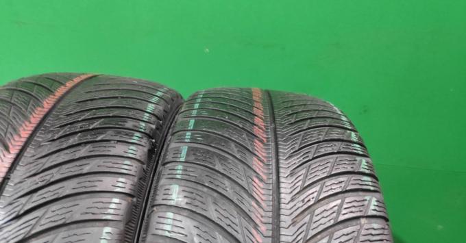 Michelin Pilot Alpin 5 235/45 R18 98V