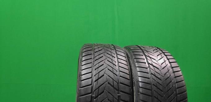 Vredestein Wintrac Xtreme 275/35 R19