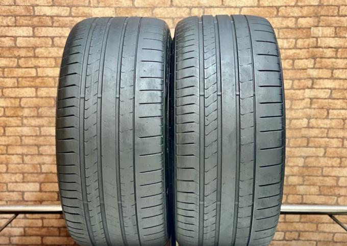 Pirelli P Zero PZ4 295/35 R21