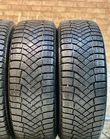 Pirelli Ice Zero FR SUV 215/65 R17