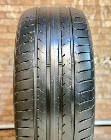 Goodyear EfficientGrip 255/45 R18