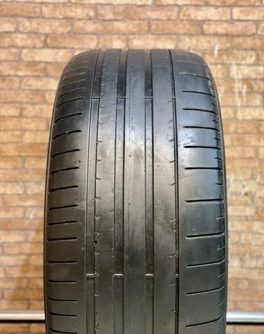 Pirelli P Zero PZ4 285/40 R21