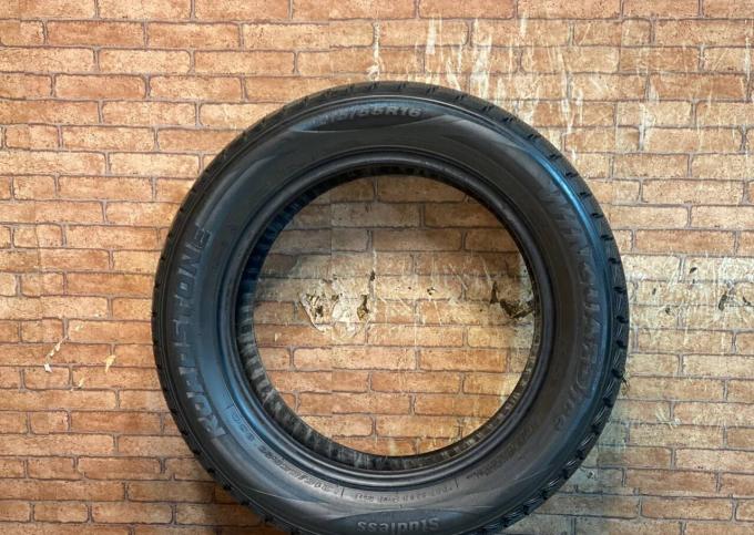 Roadstone Winguard Ice 215/55 R16