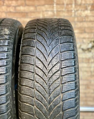 Goodyear UltraGrip Ice 2 215/60 R16