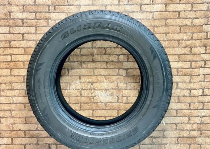 Bridgestone Blizzak DM-Z3 235/65 R17