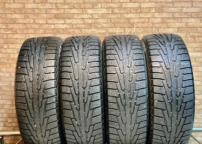 Nokian Tyres Hakkapeliitta R SUV 235/65 R17