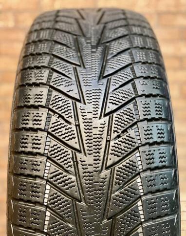 Hankook Winter I'Cept iZ 2 W616 215/60 R17