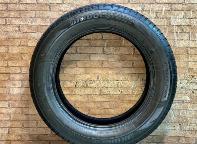 Bridgestone Blizzak LM-001 225/60 R18