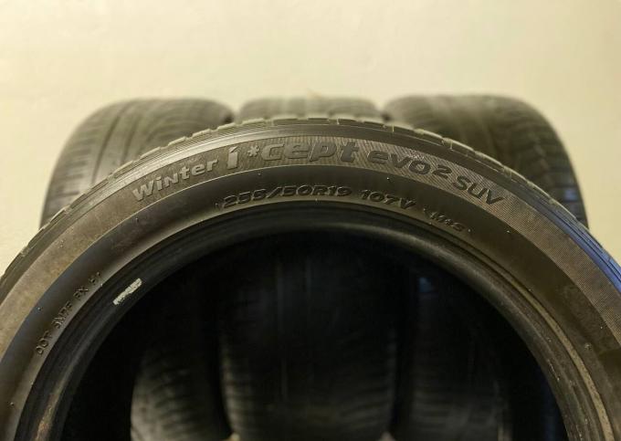 Hankook Winter I'Cept Evo2 W320A SUV 255/50 R19 и 285/45 R19