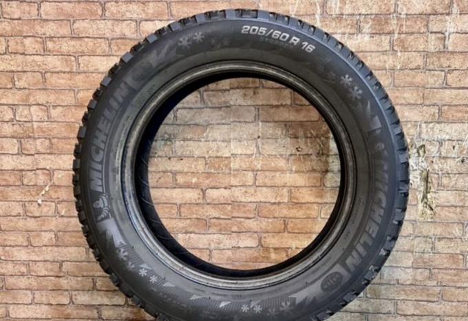 Michelin X-Ice North 3 205/60 R16