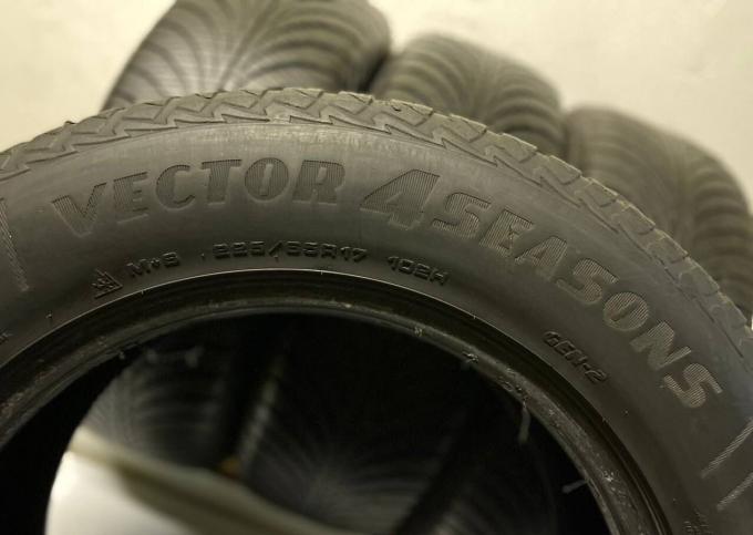 Goodyear Vector 4Seasons Gen-2 SUV 225/65 R17