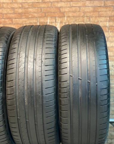 Michelin Pilot Sport 4 SUV 235/55 R19