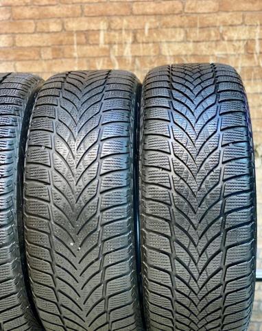 Goodyear UltraGrip Ice 2 215/55 R17