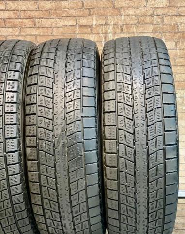 Dunlop Winter Maxx SJ8 215/70 R16