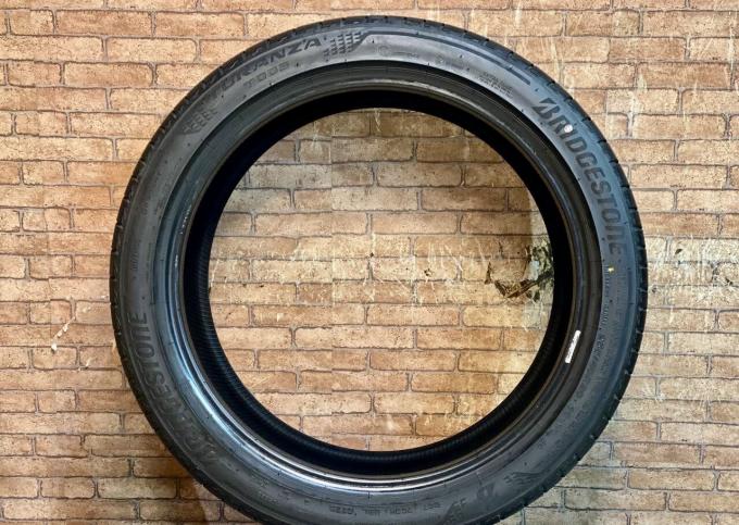 Bridgestone Turanza T005 255/40 R20