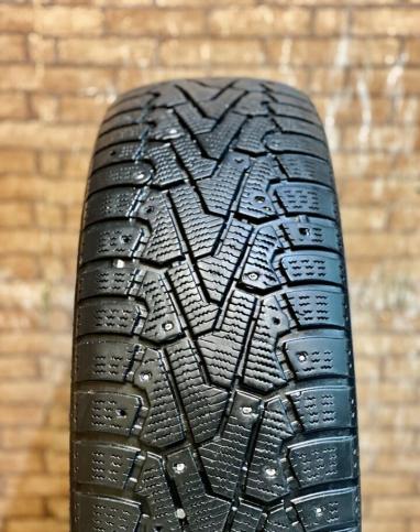 Pirelli Ice Zero 215/70 R16