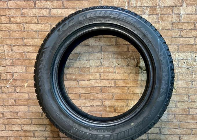 Bridgestone Ice Cruiser 7000 205/55 R16