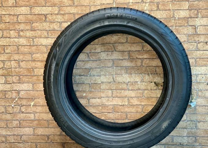 Nokian Tyres Hakkapeliitta R 215/50 R17